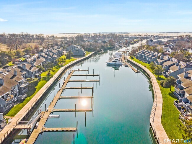 Building Photo - 1 Island Dr