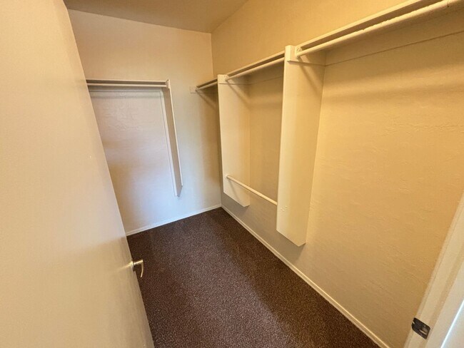 Building Photo - Beautiful 3Bed/2Bath Condo in Sky Pointe C...