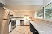 Building Photo - 4336 E Maplewood Way