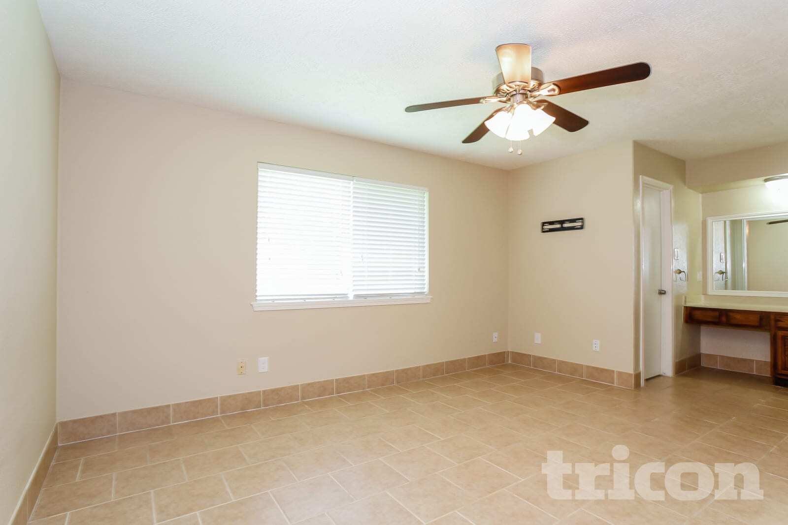 Building Photo - 7318 Foxway Ln