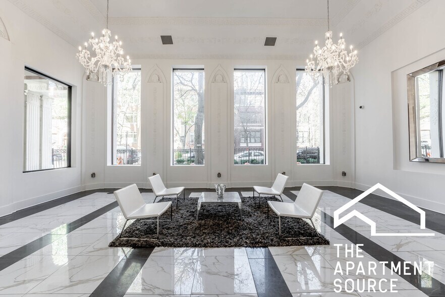 Building Photo - 925 W Carmen Ave