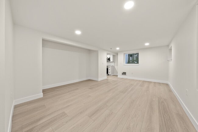 Building Photo - 7804 Lake City Way NE