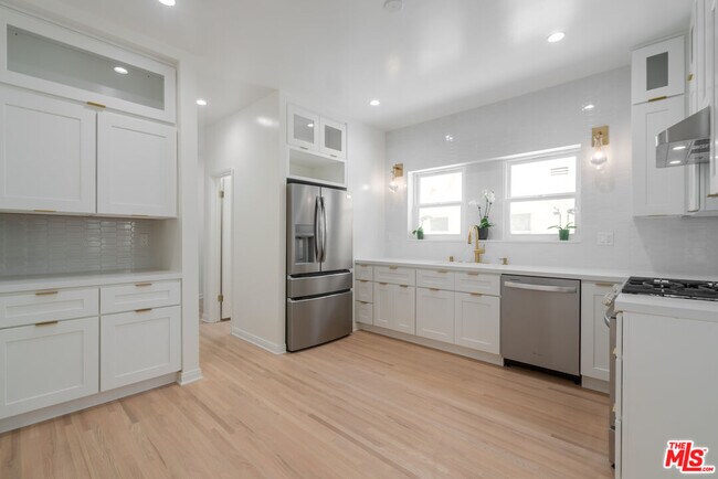 Building Photo - 1209 S Highland Ave