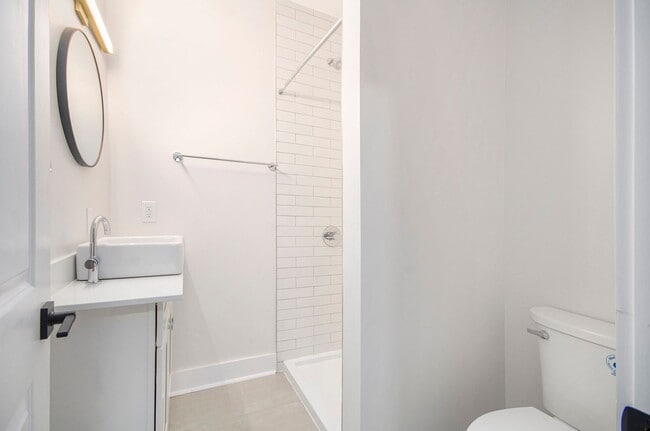 Building Photo - Lower Unit - Newly Constructed - 2 bed/2 b...