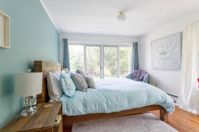 Building Photo - Woodstock/Hunter romantic getaway in nature on 3.5 acres
