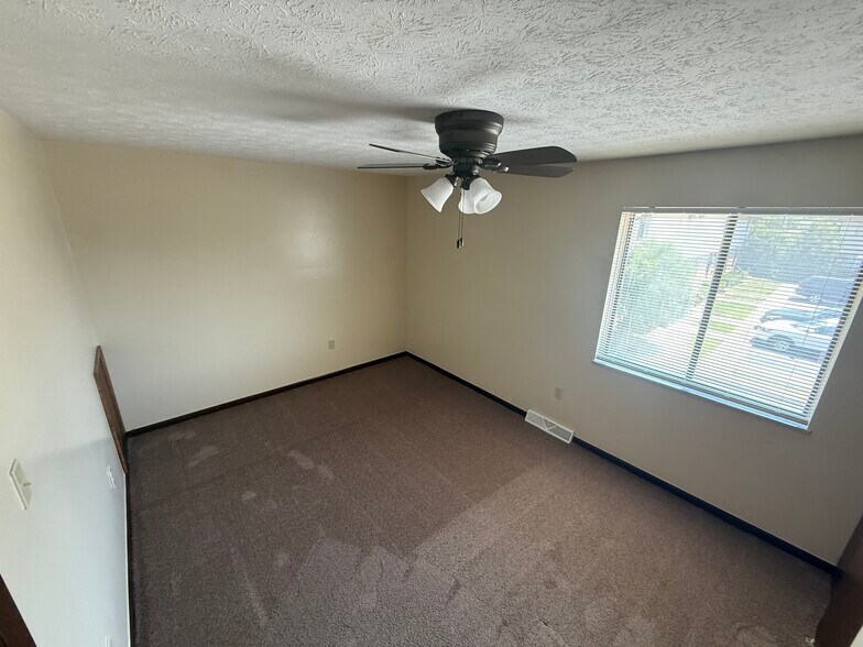 Building Photo - 3193 Cedar Grove Pl S