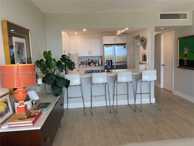 Building Photo - 780 NE 69th St