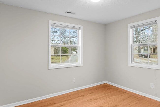 Building Photo - Cozy 3bd/2bth Cottage in Alcoa!