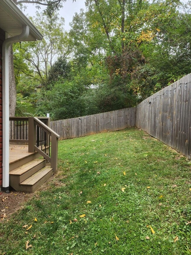 Building Photo - Asheville Rental!