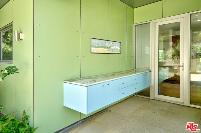 Building Photo - 6000 Philip Ave