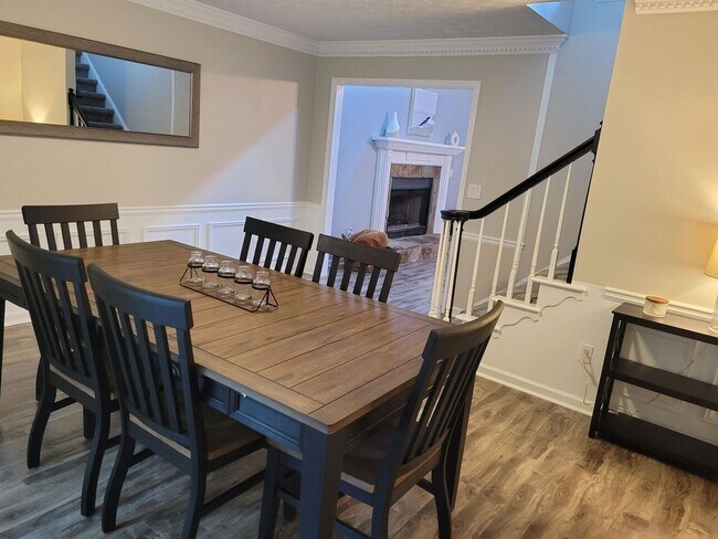 Building Photo - 1356 Velvet Creek Way SW
