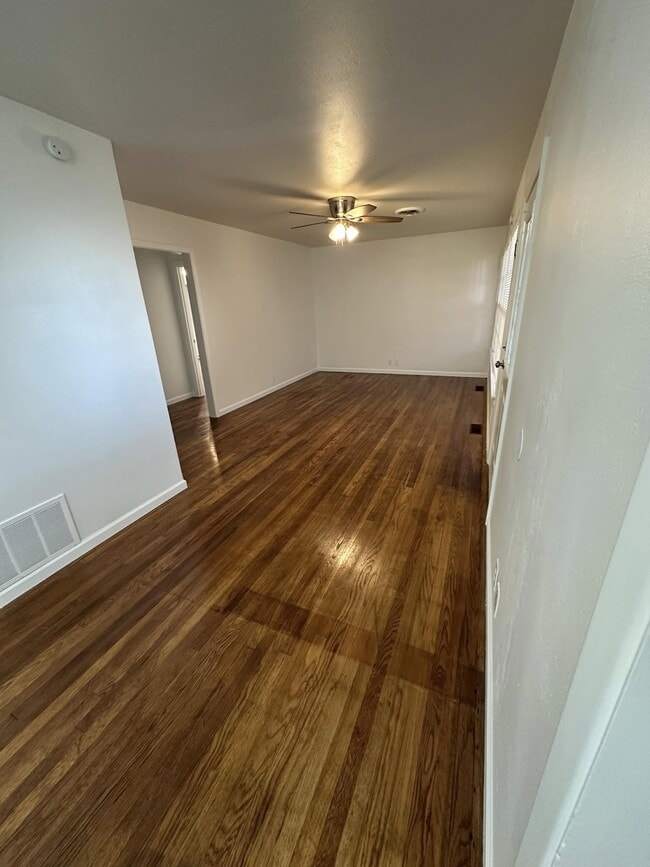 Building Photo - 2707 Pawnee Dr