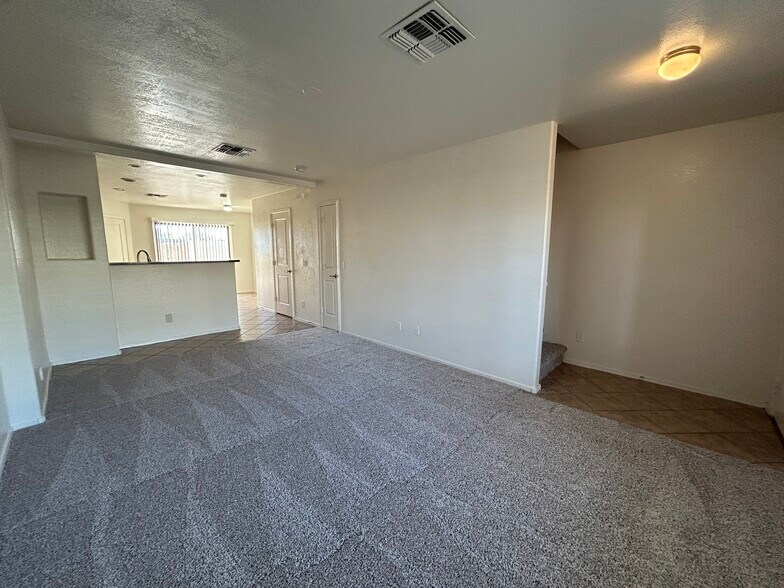 Building Photo - 7801 N 44th Dr