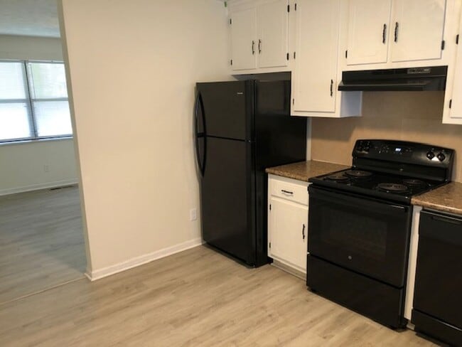 Building Photo - 2 bed 1 bath duplex in Watkinsville, Oconee County!