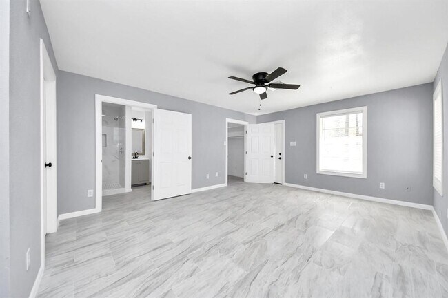 Building Photo - 5103 Karu Dr