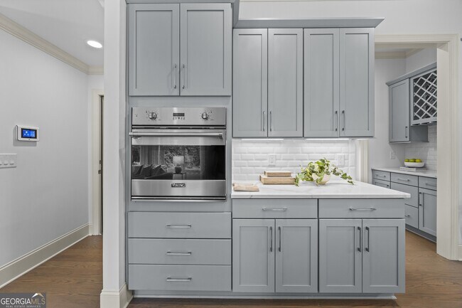 Building Photo - 1742 Helen Dr NE