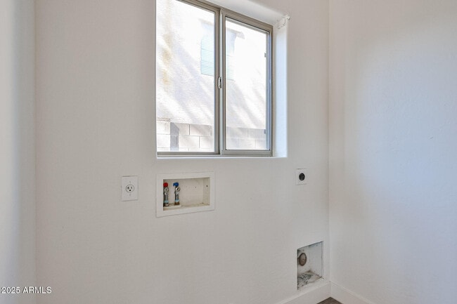 Building Photo - 17317 W Acapulco Ln