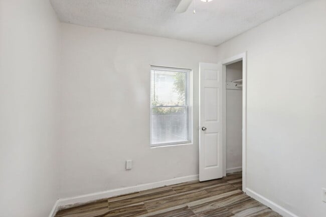 Building Photo - 619 Oliver St NW