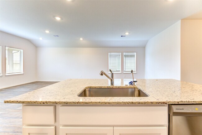 Building Photo - 30507 Carter Cv