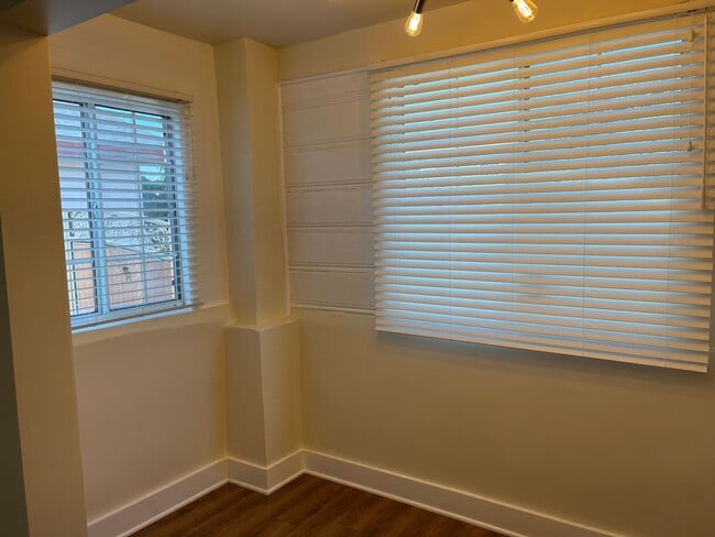 Building Photo - Beautifully Renovated 2 Bed / 1 Bath in Co...