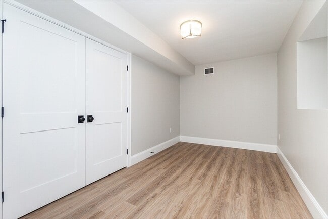 Building Photo - 20 Sheridan Ave