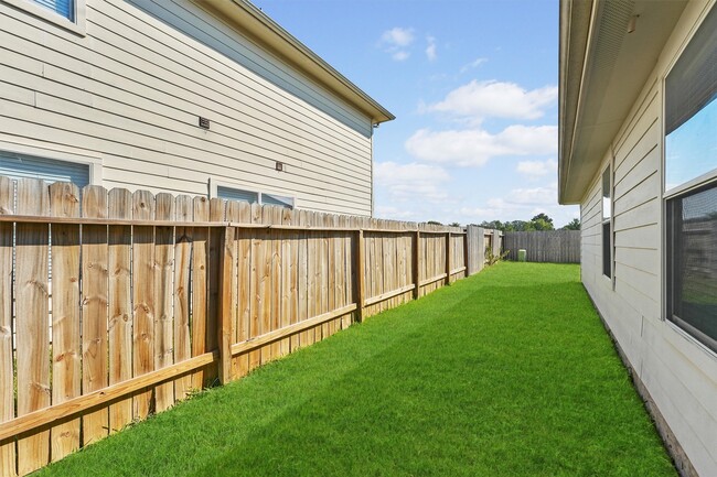Building Photo - 17202 Hawks Landing Dr
