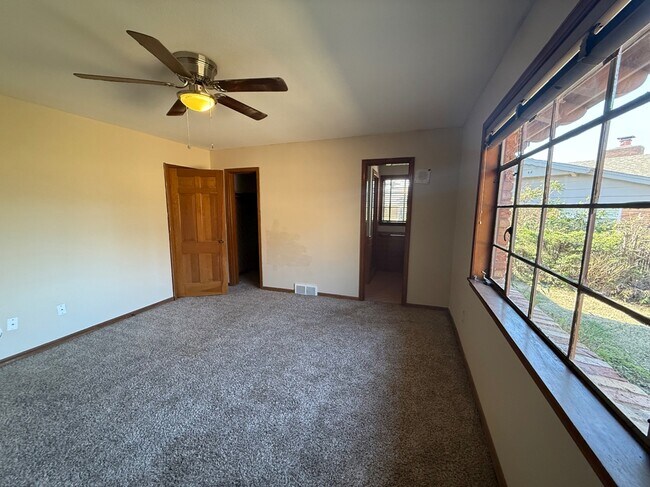 Building Photo - 3601 NW 62nd St