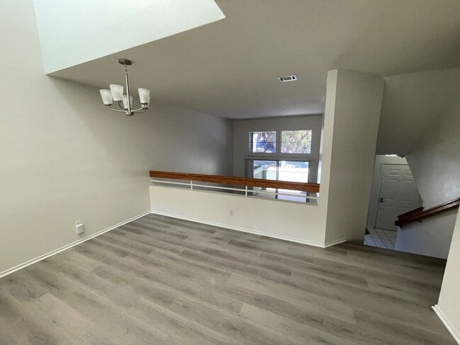 Building Photo - Desirable Cape Weston Condo