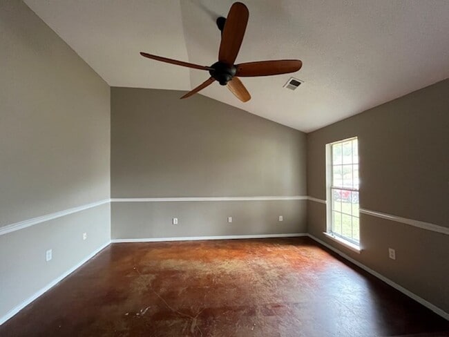 Building Photo - Renovated 2 Bedroom 2 Bath Home For Rent!!