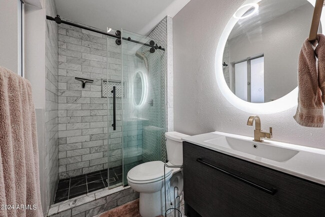 Building Photo - 3213 E Emile Zola Ave