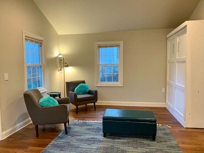 Building Photo - Fondren Studio Apartment - Furnished and U...
