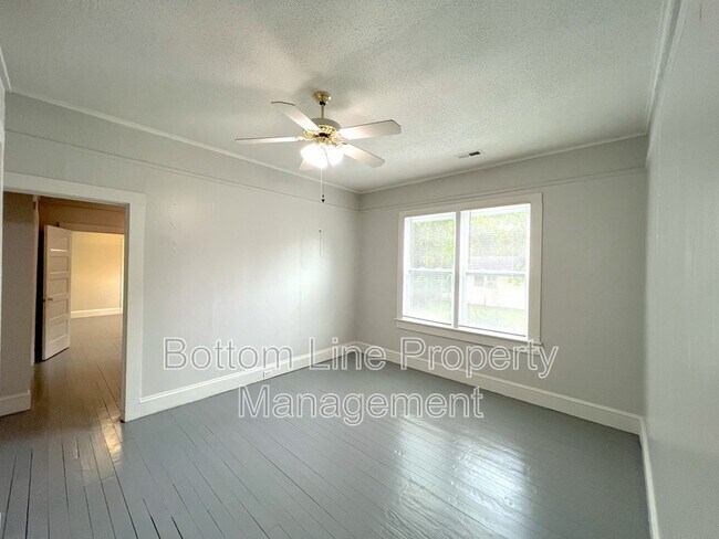 Building Photo - 714 S Franklin St