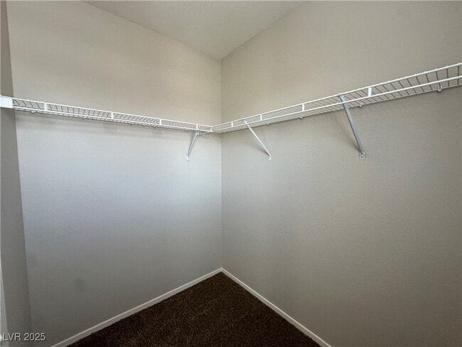 Building Photo - 2637 Heathrow St