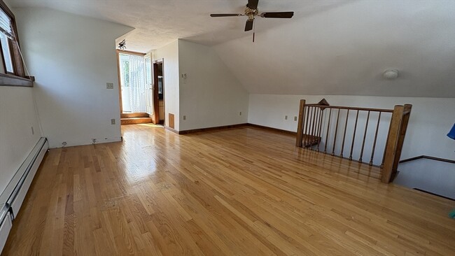 Building Photo - 579 Bennington St