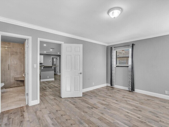 Building Photo - 3880 NW 79th Ave