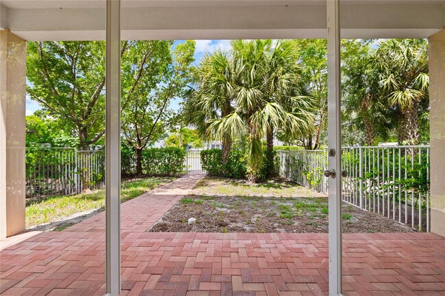 Building Photo - 1434 SW 4th Ave