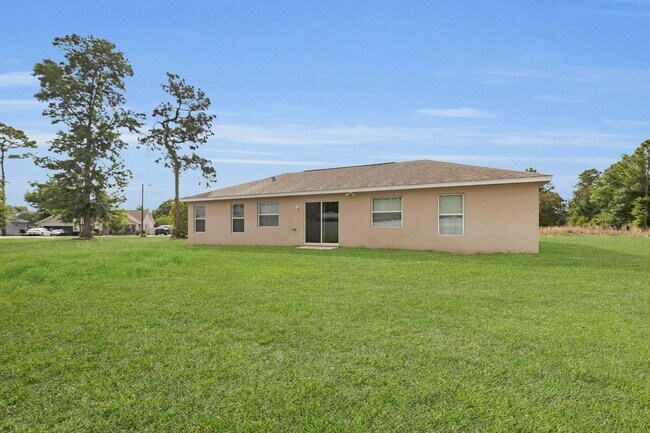 Building Photo - 11302 SW 62nd Cir