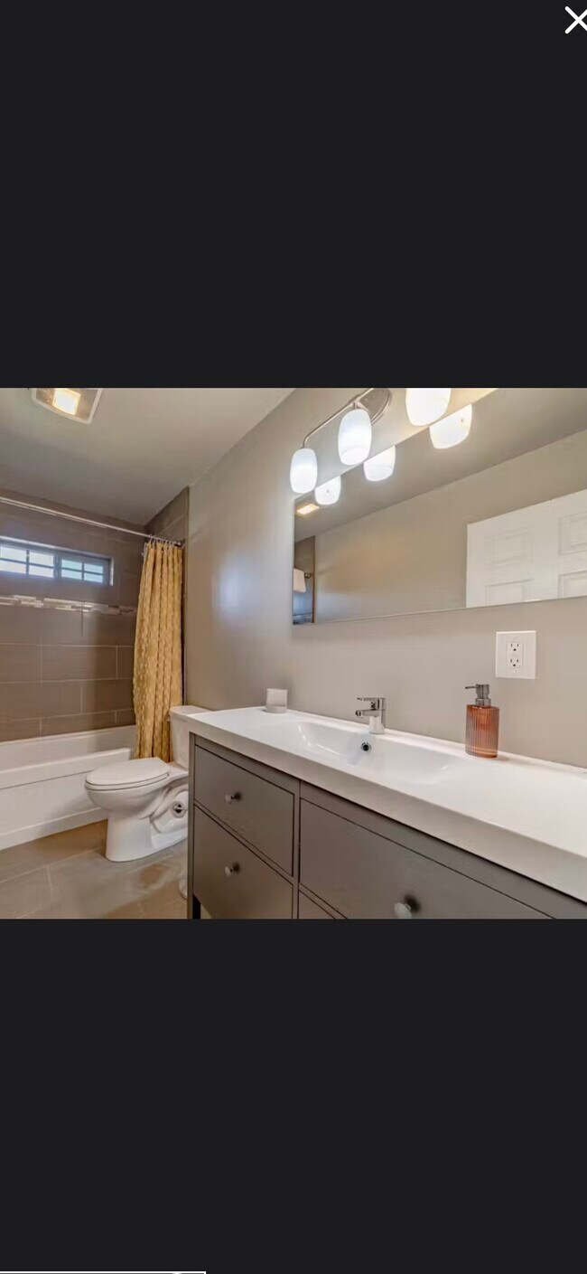 Upstairs bathroom - 4156 Williams St