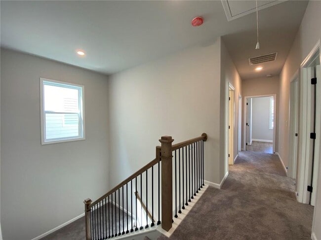 Building Photo - 5037 Silver Fox Trl