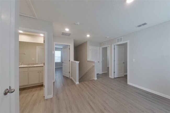 Building Photo - 8624 SW 44th Ct