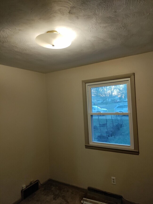 Building Photo - 1405 Pearl Ave