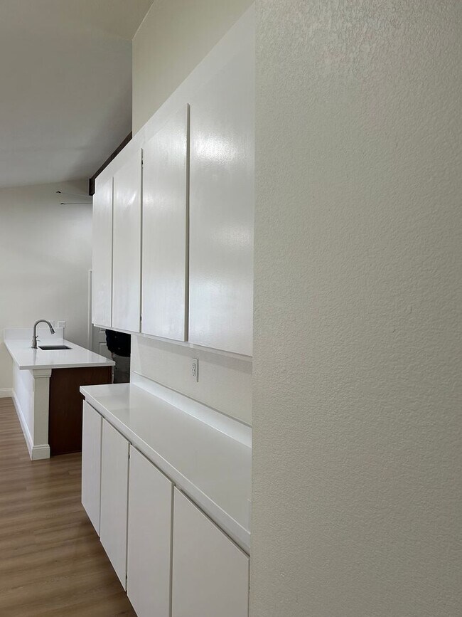Building Photo - Smart Home