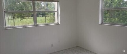 Building Photo - 8060 Fairview Dr