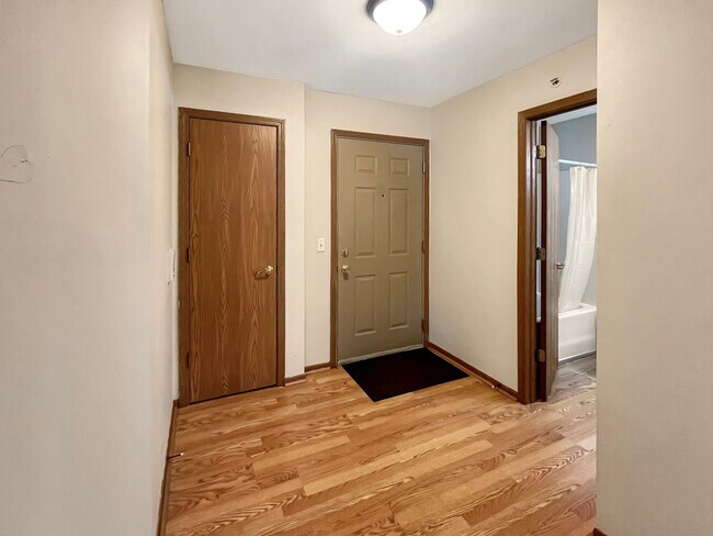 Building Photo - 1524 W Sand Bar Ct