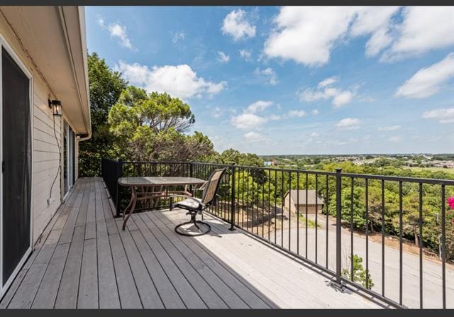 Building Photo - 1803 Old Oak Dr