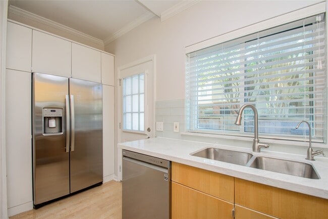 Building Photo - 2910 Grants Lake Blvd