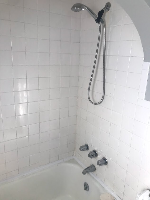 Building Photo - 4 Bedroom; 1 Bath House for Rent - Swissvale
