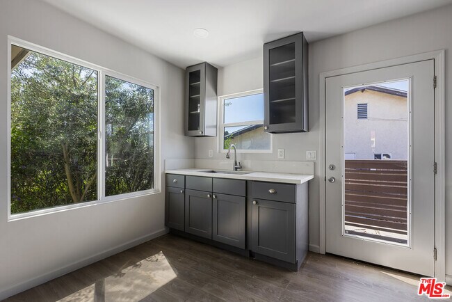 Building Photo - 1562 Attridge Ave