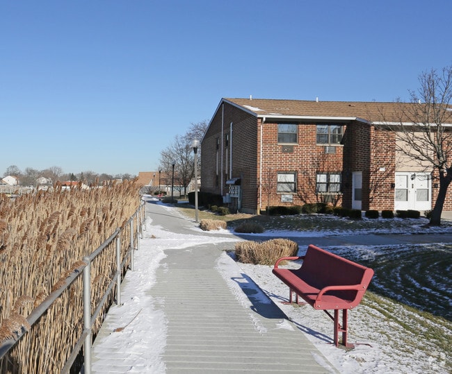 Building Photo - Halandia Shores