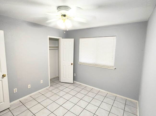 Building Photo - 104 Tarango Ln
